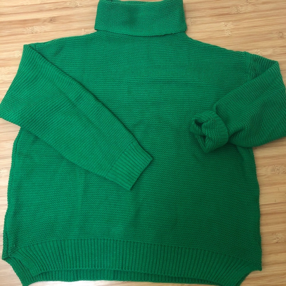 Cozy knit turtleneck green sweater